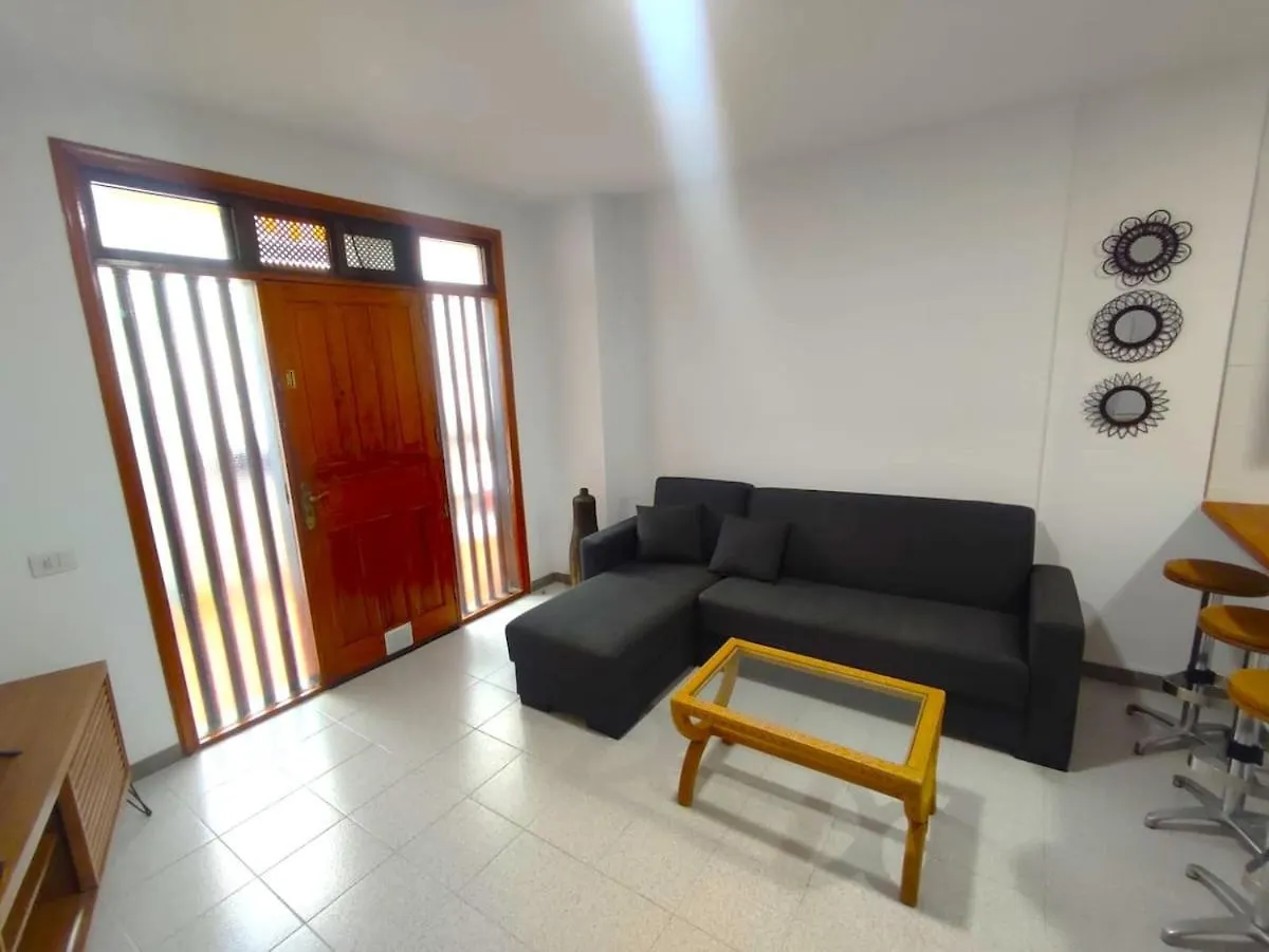 Apartment On The Front Line From The Ocean ギア・デ・イソラ 0*,  スペイン